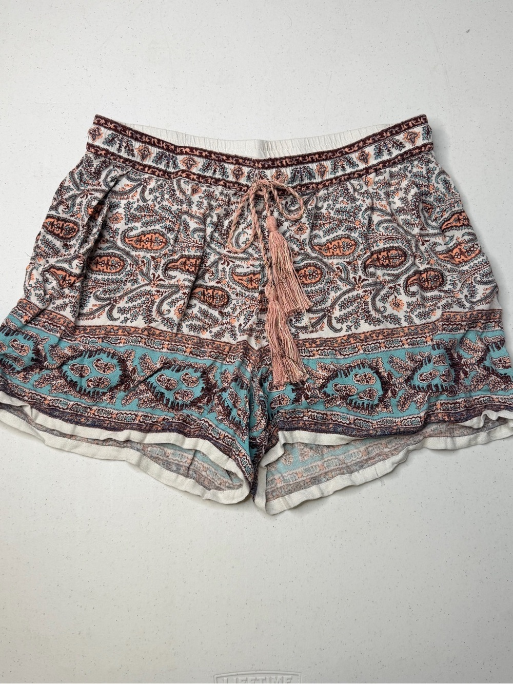 Chelsea & Violet Boho Paisley Print Shorts with Pockets - Size Small ✨